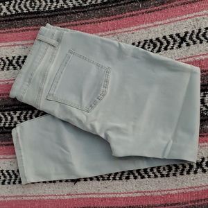 Buffalo David Bitton Aubrey sz 10/30 Light Blue Mid Rise Super Soft Capri Jeans